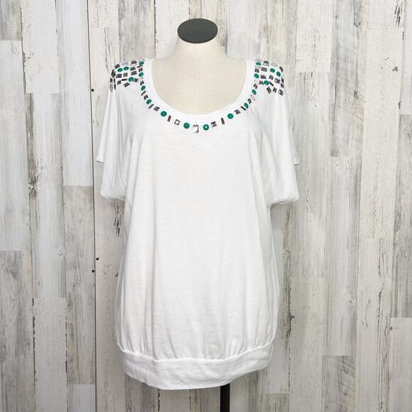 NWT Torrid Jeweled Dolman Sleeve Tee White Banded Waist V Neck Casual Size 2 - Picture 1 of 11